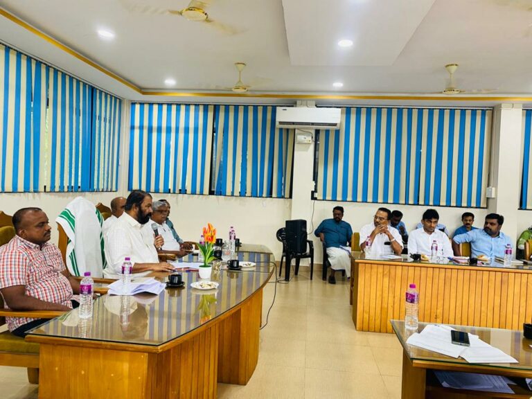 ട്രാവന്‍കൂര്‍ റബ്ബര്‍ ആന്‍ഡ് ടീ കമ്പനി തര്‍ക്കം പരിഹരിച്ചു