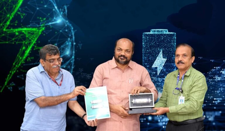 തദ്ദേശിയമായി ലിഥിയം ടൈറ്റനേറ്റ് ബാറ്ററി വികസിപ്പിച്ച് കേരളം